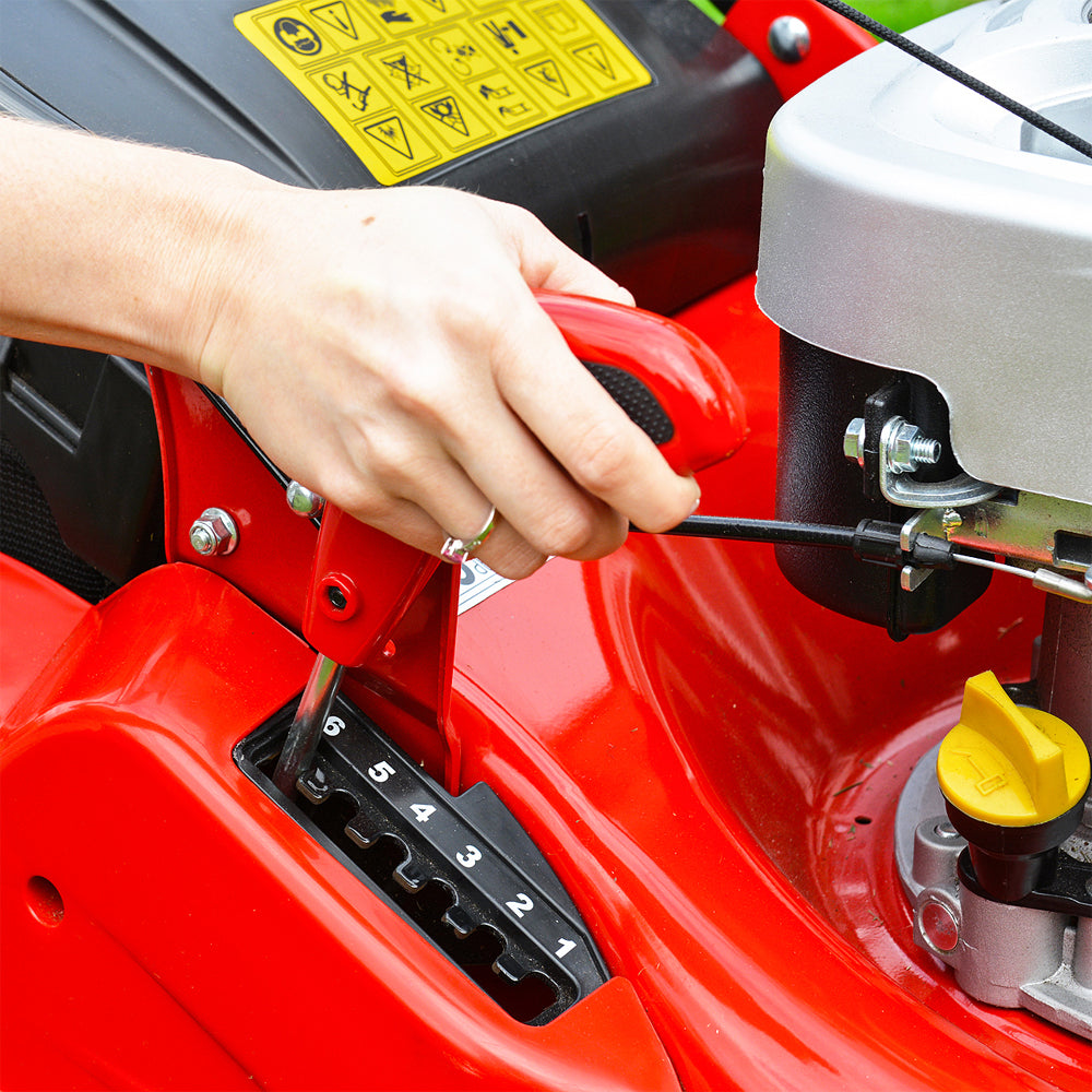 Cobra RM46SPH Self-Propelled Rear Roller Petrol Lawn Mower